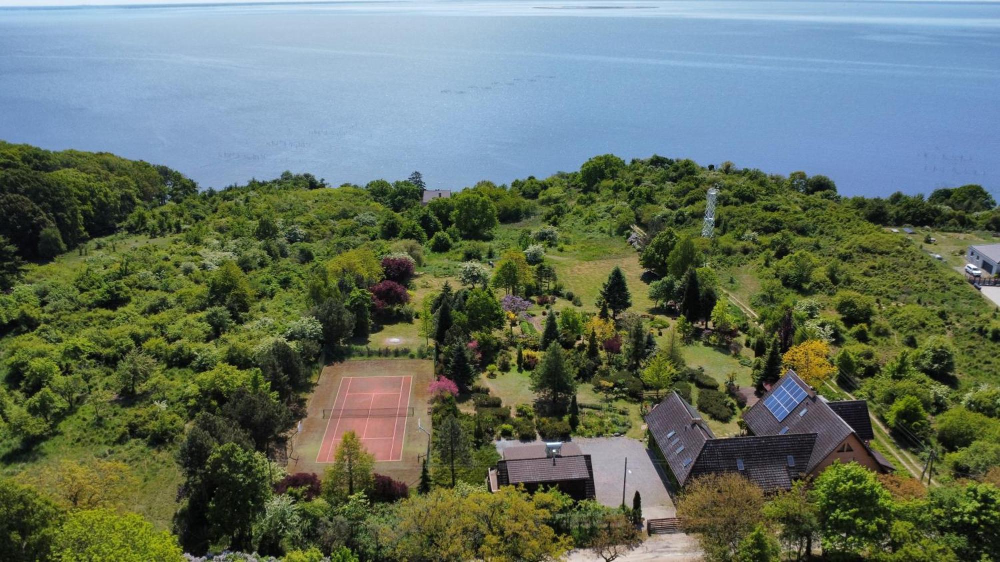 Dom Pod Roza Wiatrow: Tranquil Retreat Near Miedzyzdroje Villa Exterior photo